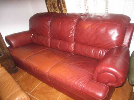 Do sprzedania trzyosobowa sofa skórzana 
